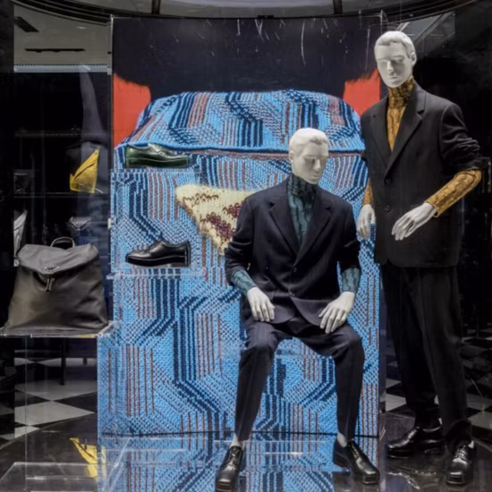 Provide Customized Trends in Window Display Design for Retail Stores