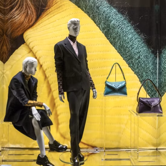 Provide Customized Trends in Window Display Design for Retail Stores