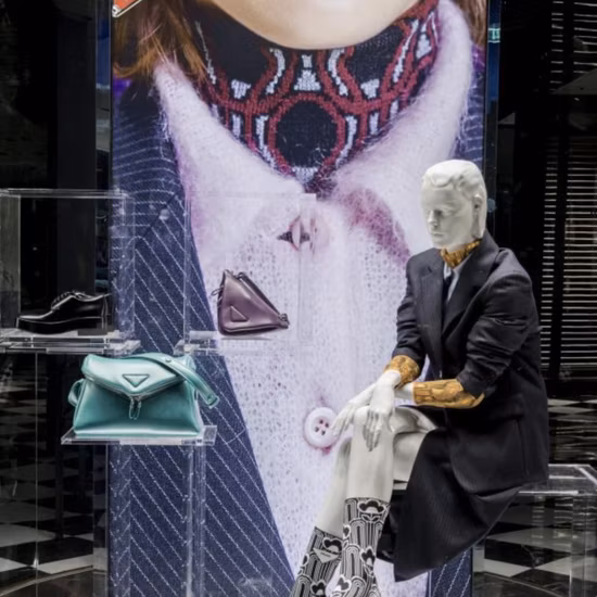 Provide Customized Trends in Window Display Design for Retail Stores